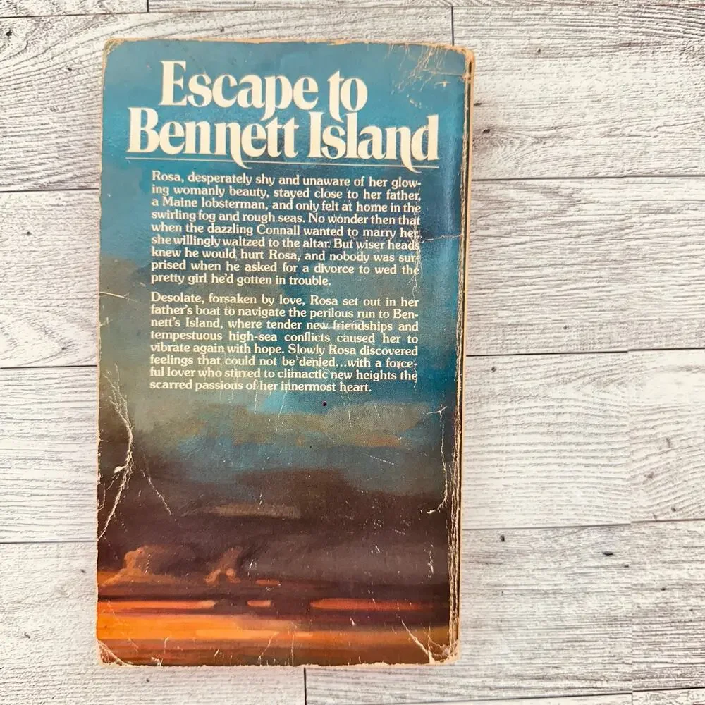 Strawberries In The Sea - Elisabeth Ogilvie 1977 Vtg Avon 1st Print Paperback PB